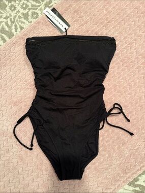 Robin Piccone NWT Isabel Black Textured Bandeau One-Piece with Side Ties Size 4